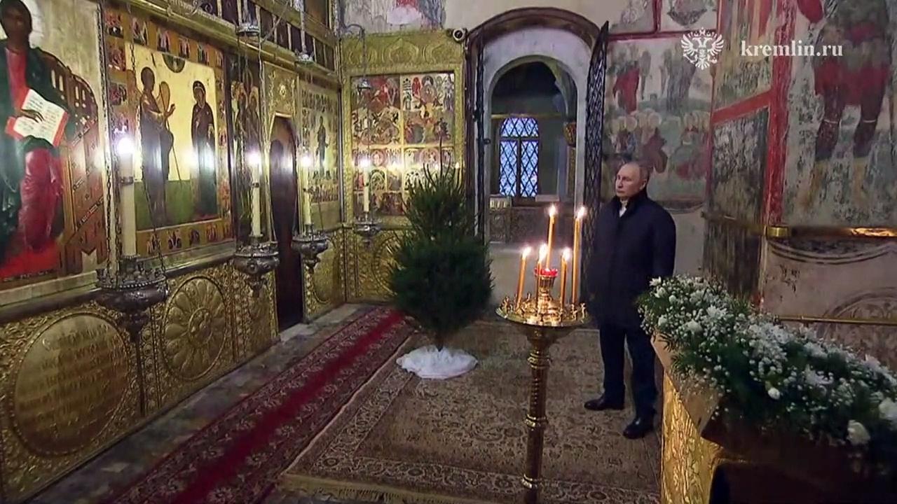 Russia's Putin observes Christmas at Kremlin church