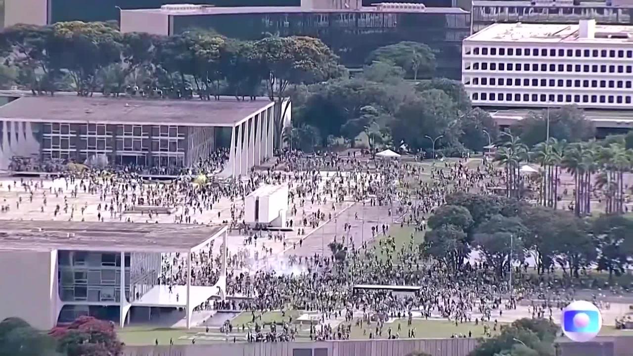 Aerial video shows Bolsonaro supporters running riot