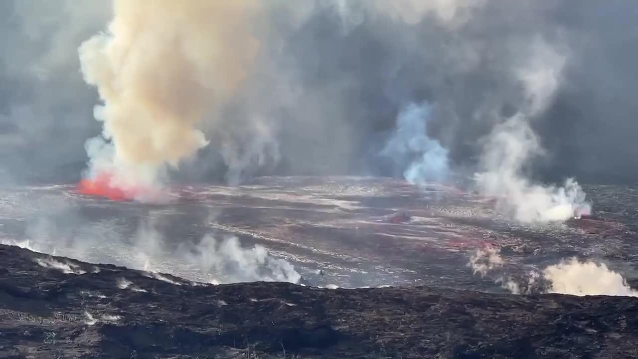 Volcano Kilauea - Hawaii.  Halemaʻumaʻu Crater eruption, january 2023.