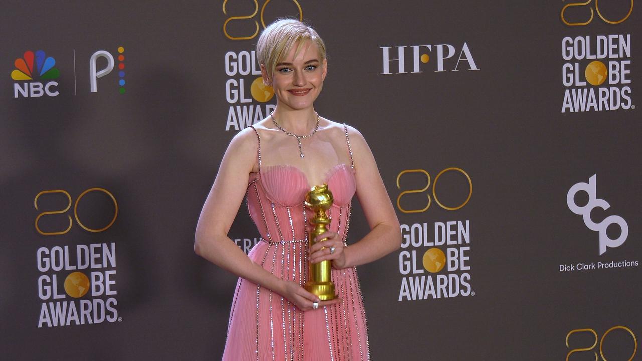 Julia Garner 2023 Golden Globes Press Room