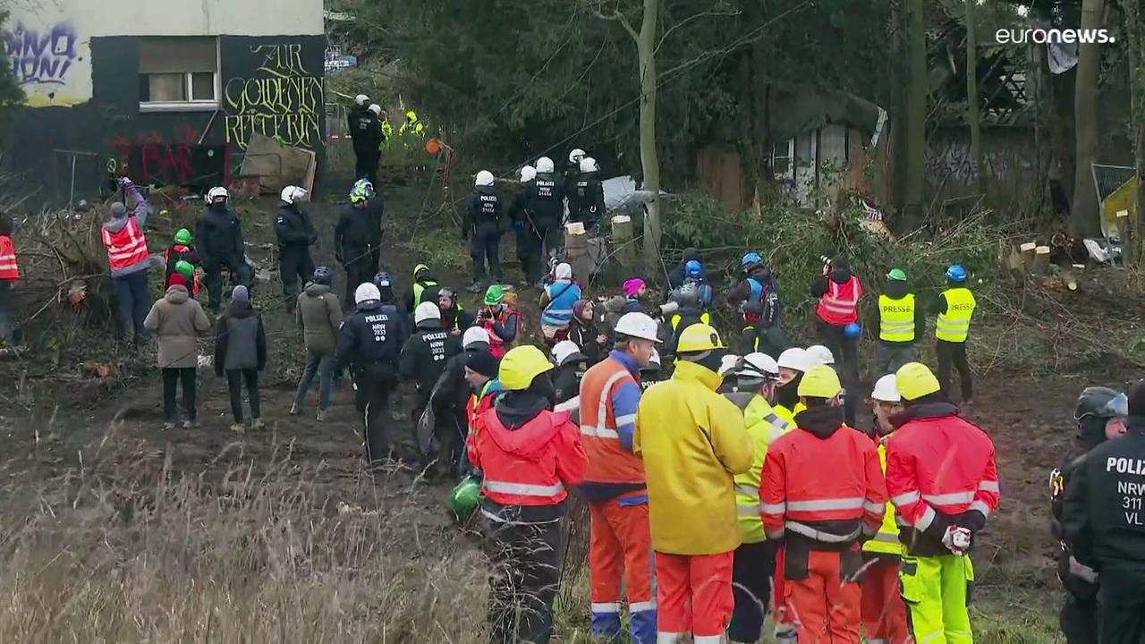 German police continue evictions of climate protesters opposing coal mine