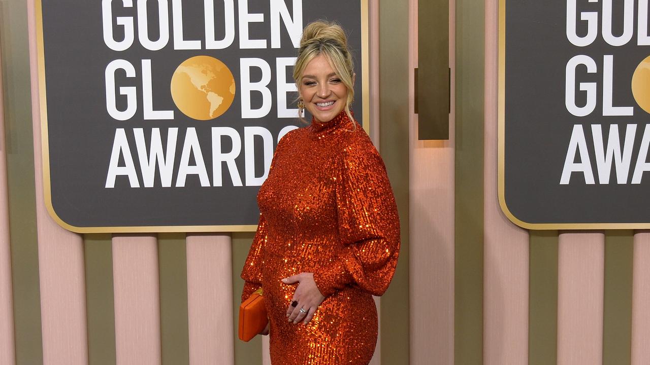 Abby Elliott 2023 Golden Globes Arrivals