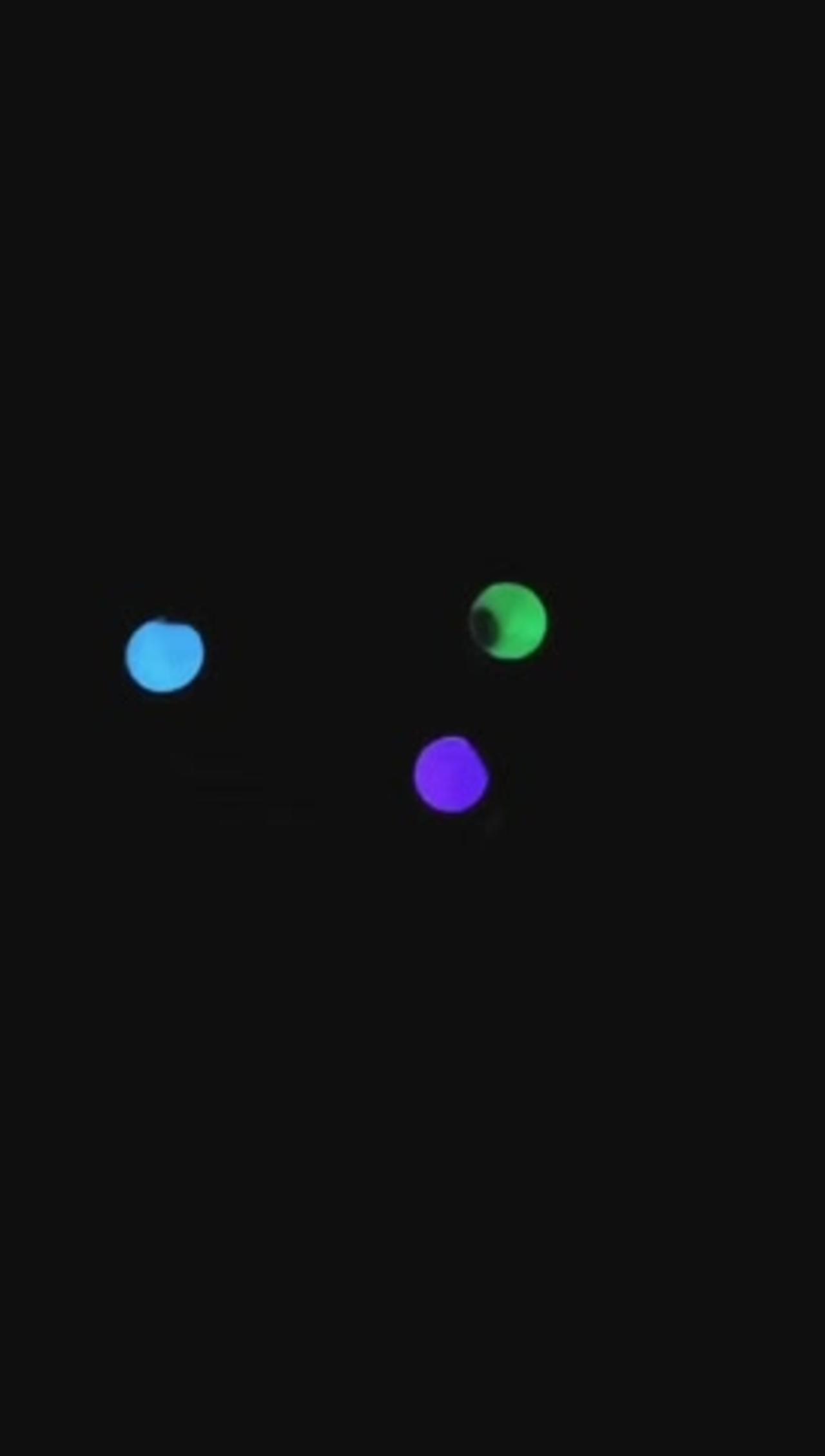 Juggler Does Incredible LED Ball Juggling