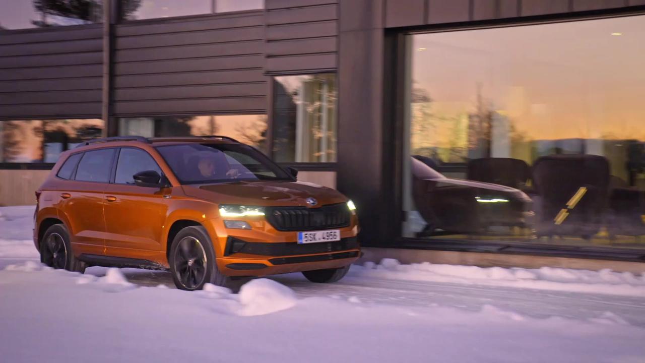 The new Skoda Karoq Sportline Driving Video