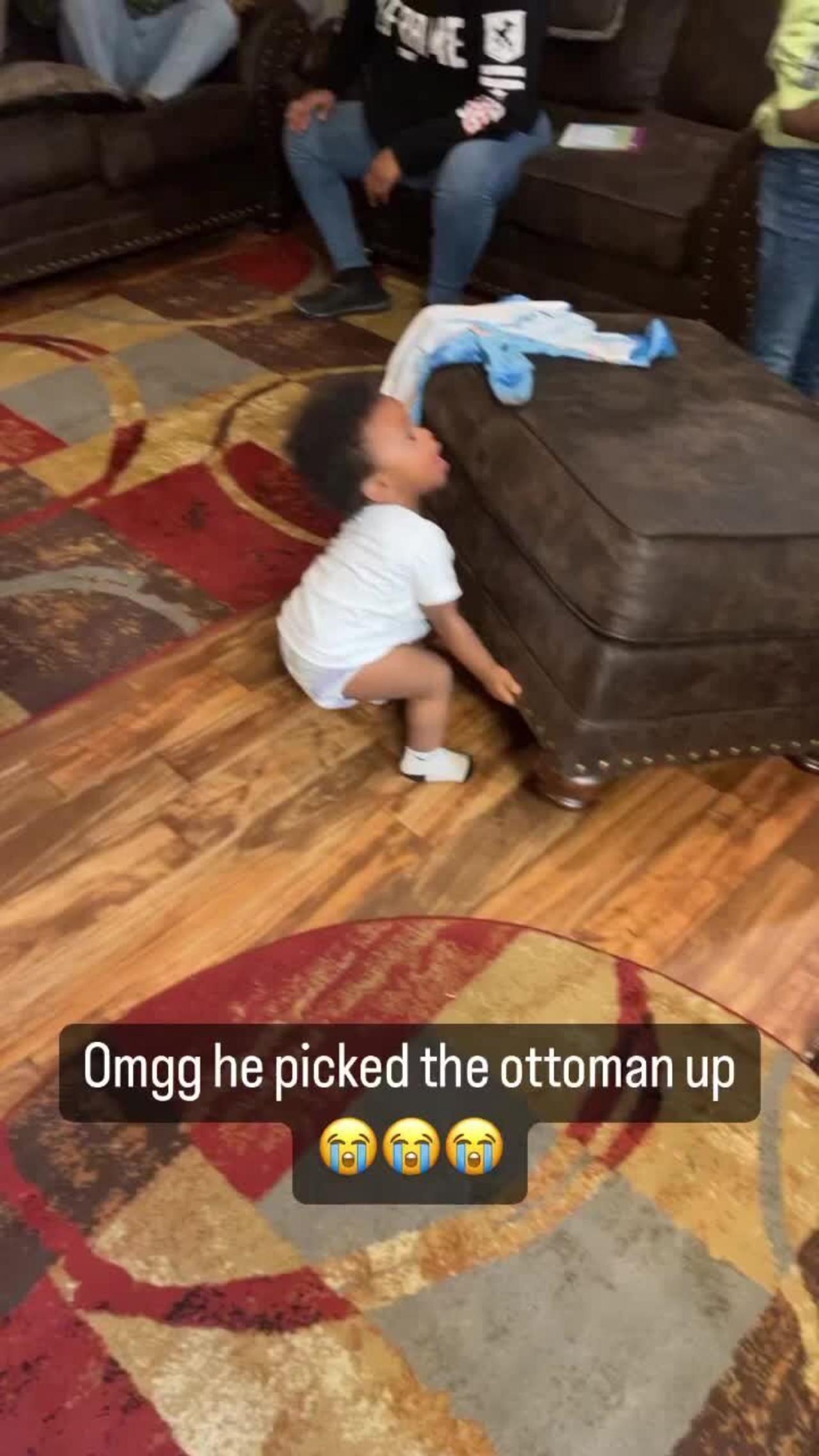 Baby surprises family by picking up the - One News Page VIDEO