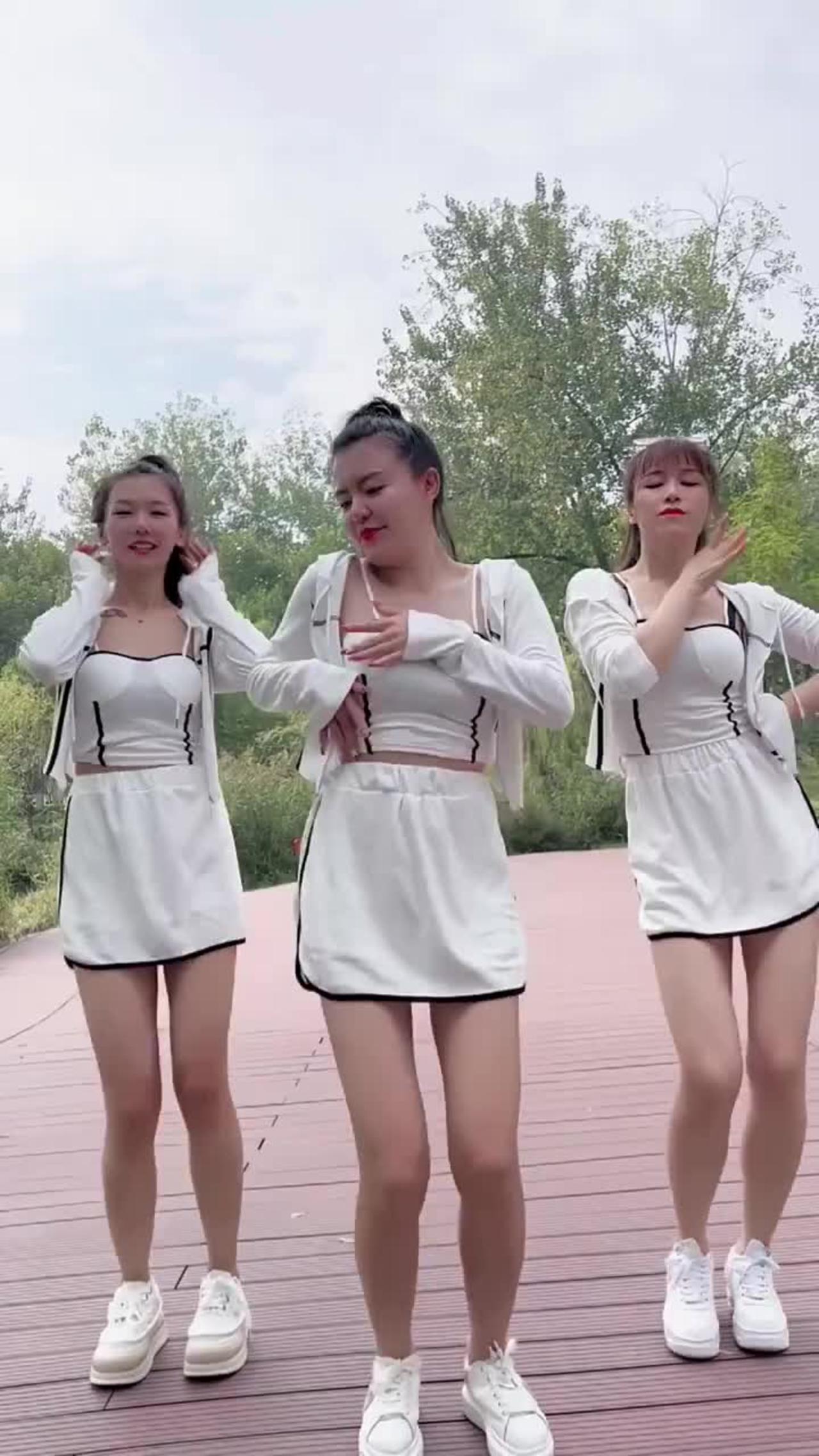 Shuffle Dance Dance Street shorts One News Page VIDEO