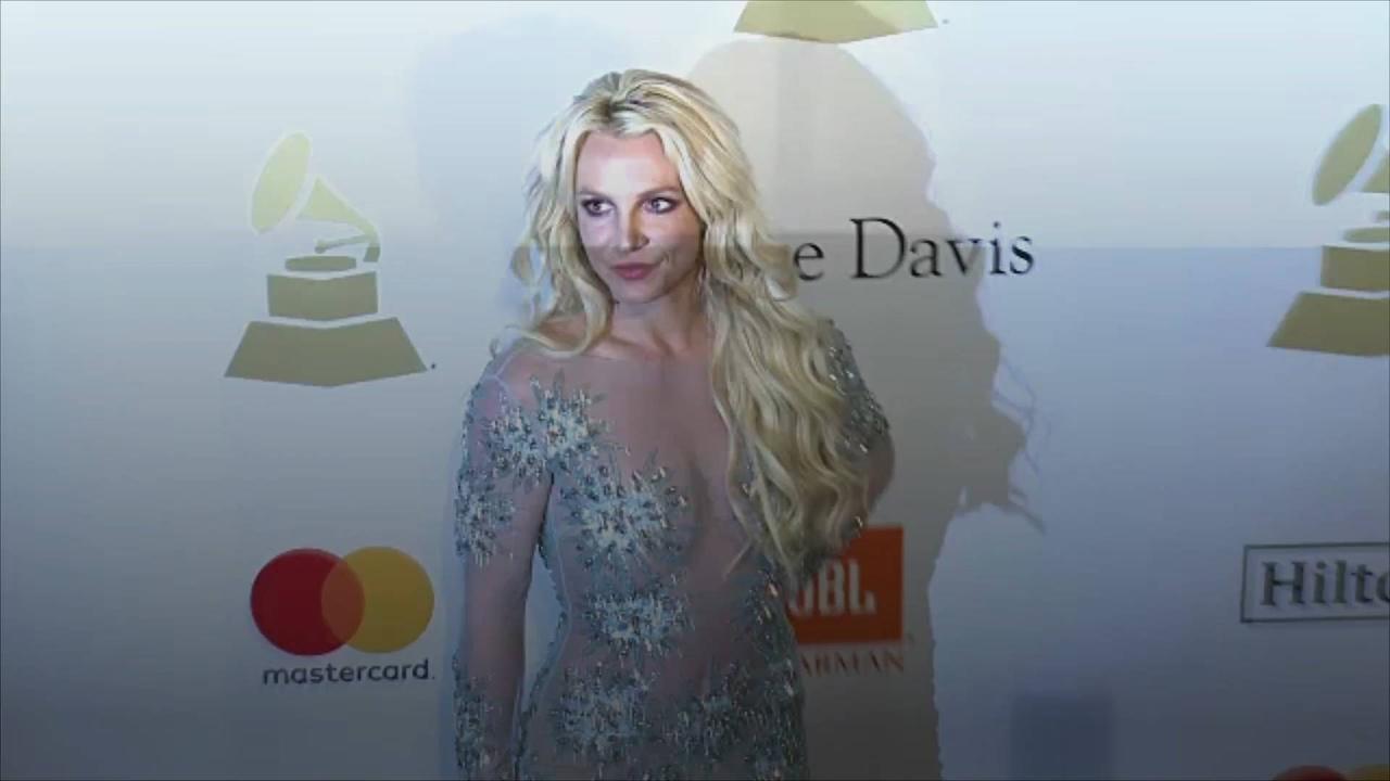 Britney Spears’ Fans Call 911 After She Deletes Instagram Account