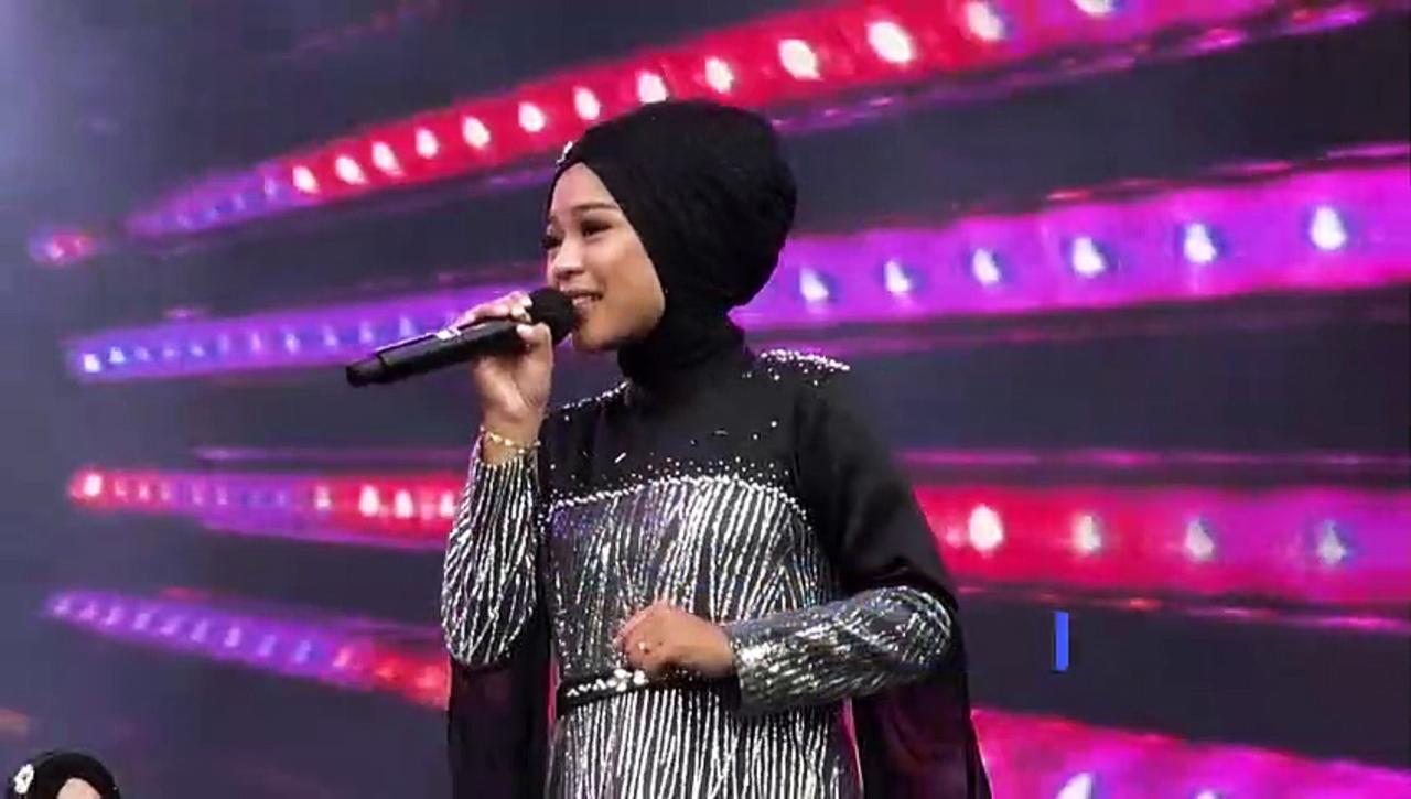 Hijabi 'indie mothers' embraced by young Indonesian music fans