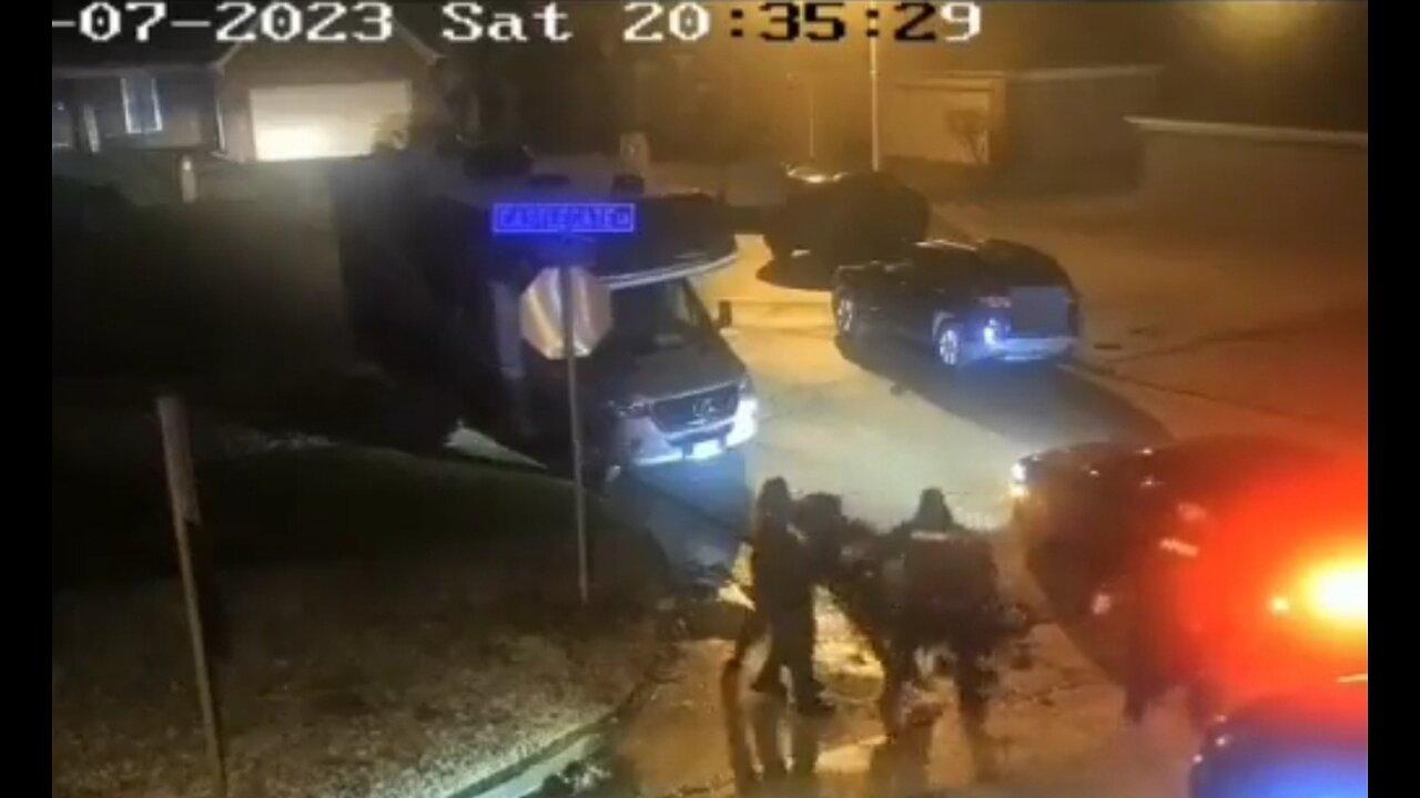 Shocking Overhead Video of Cops Beating Tyre One News Page VIDEO