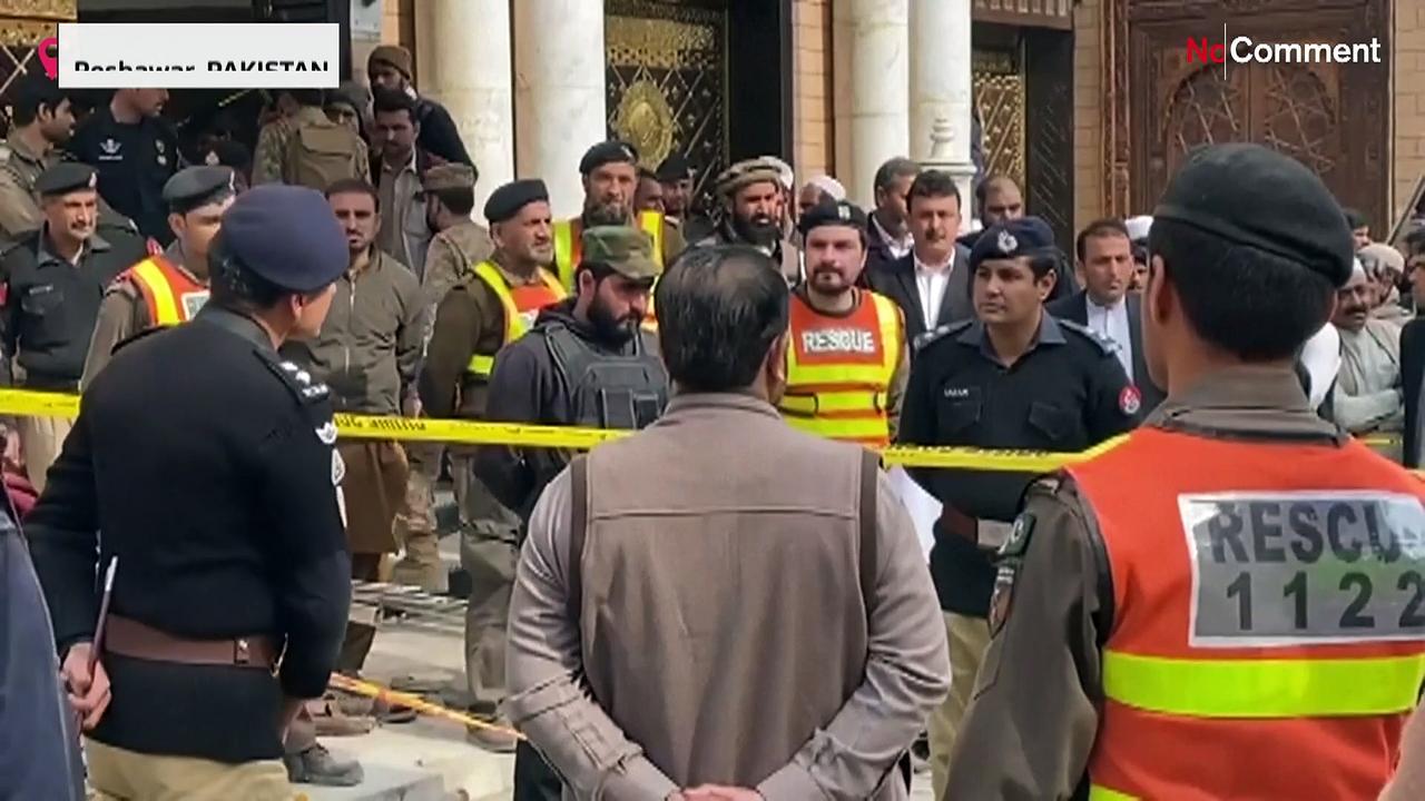 Death toll rises in Peshawar mosque bombing