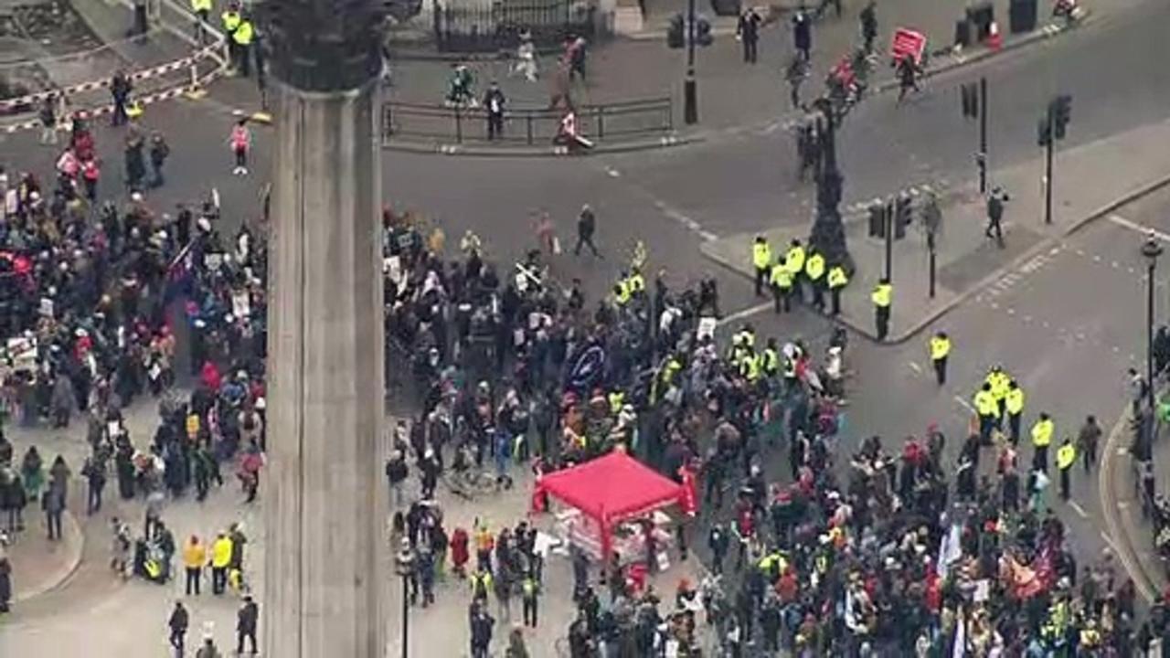 Thousands of teachers take part in London march