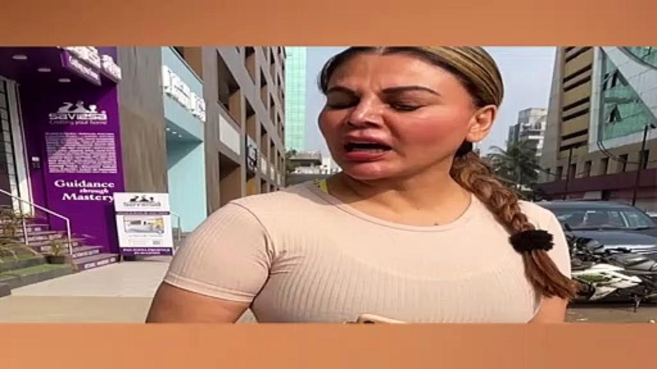 Rakhi Sawant cries inconsolably in front of the media, says 'Meri Shadi Khatre Main Hai'