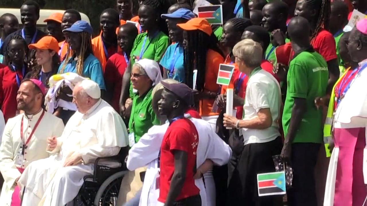 Pope Francis brings hope of peace to divided South Sudan