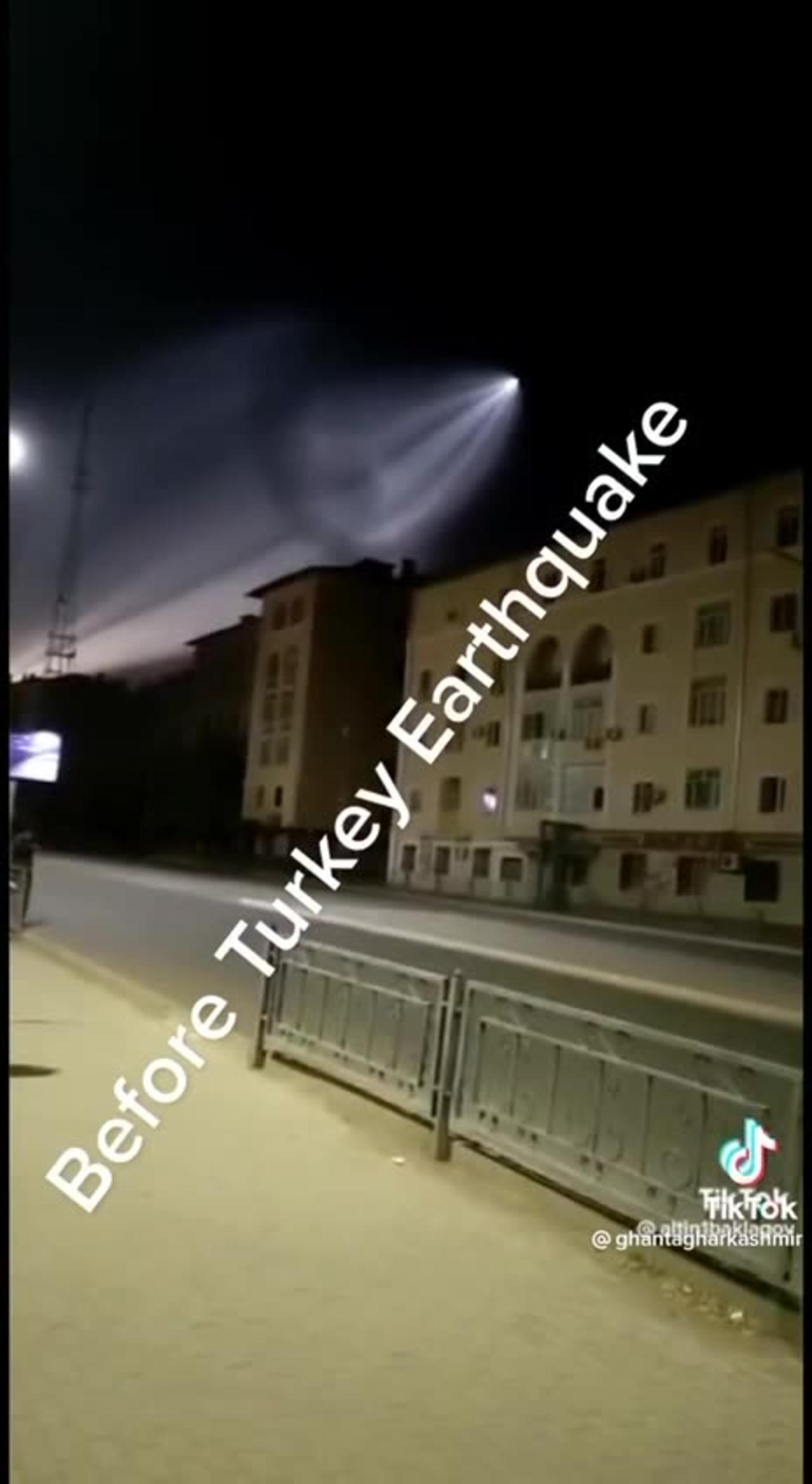 People in Turkey saw this strange light in the sky right before the earthquake