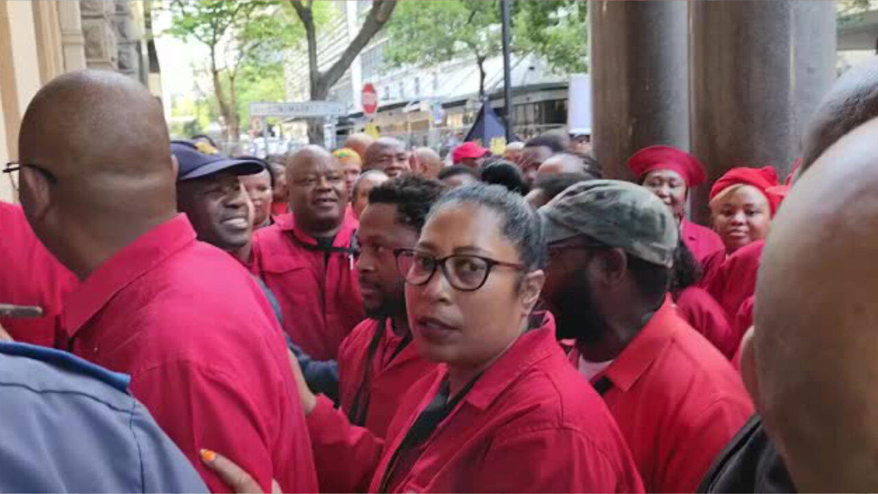 WATCH: Members Of Economic Freedom Fighters (EFF) Arrive Ahead Of SONA