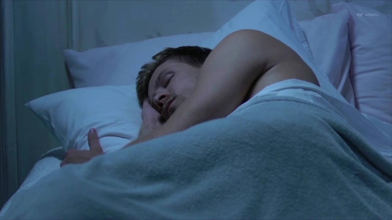 Sleep Experts Explain Why People Sometimes Jerk Awake Just After Falling Asleep