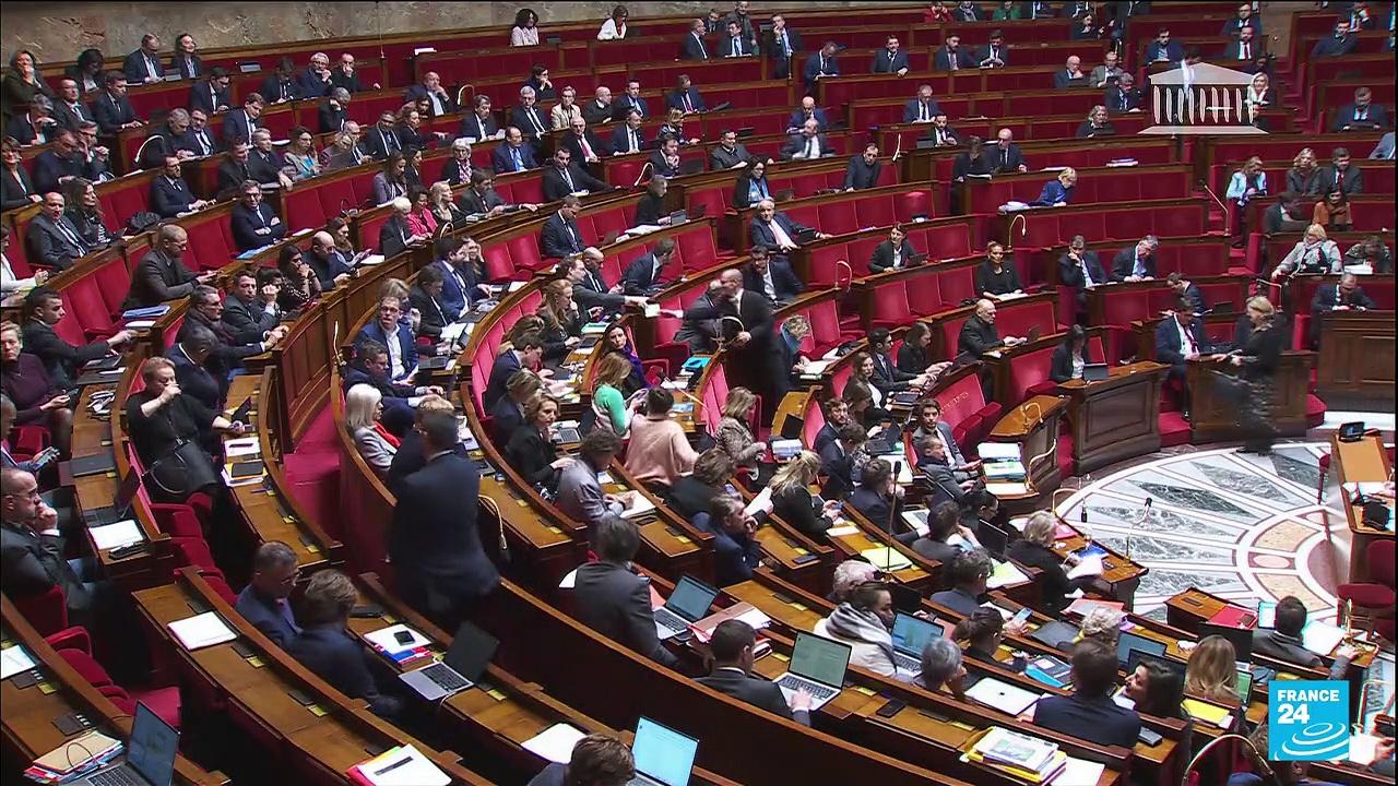 France pension reform: Heated debate in Parliament over contested changes