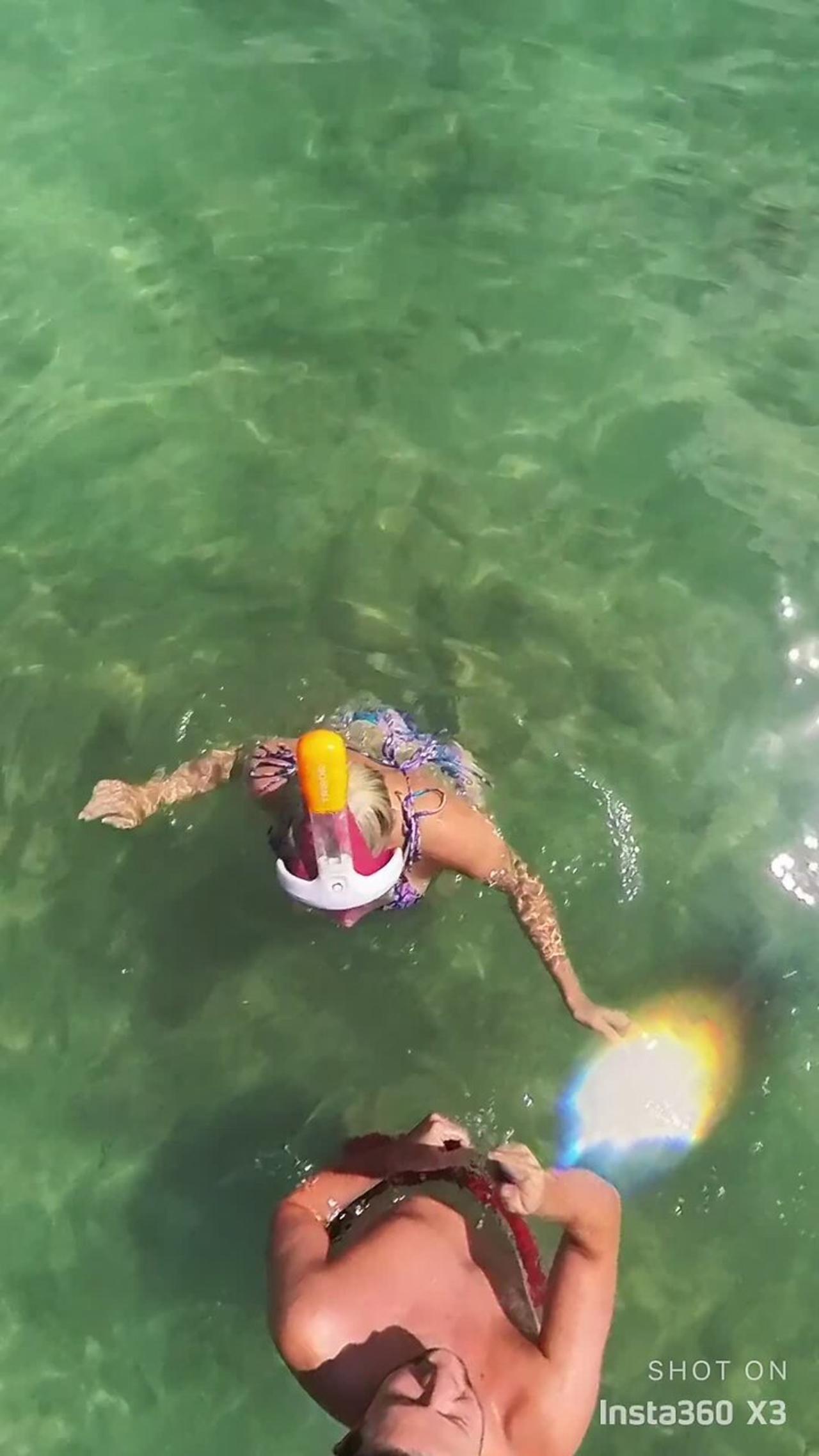 Person Has An Octopus Stuck On Her Foot And One News Page VIDEO