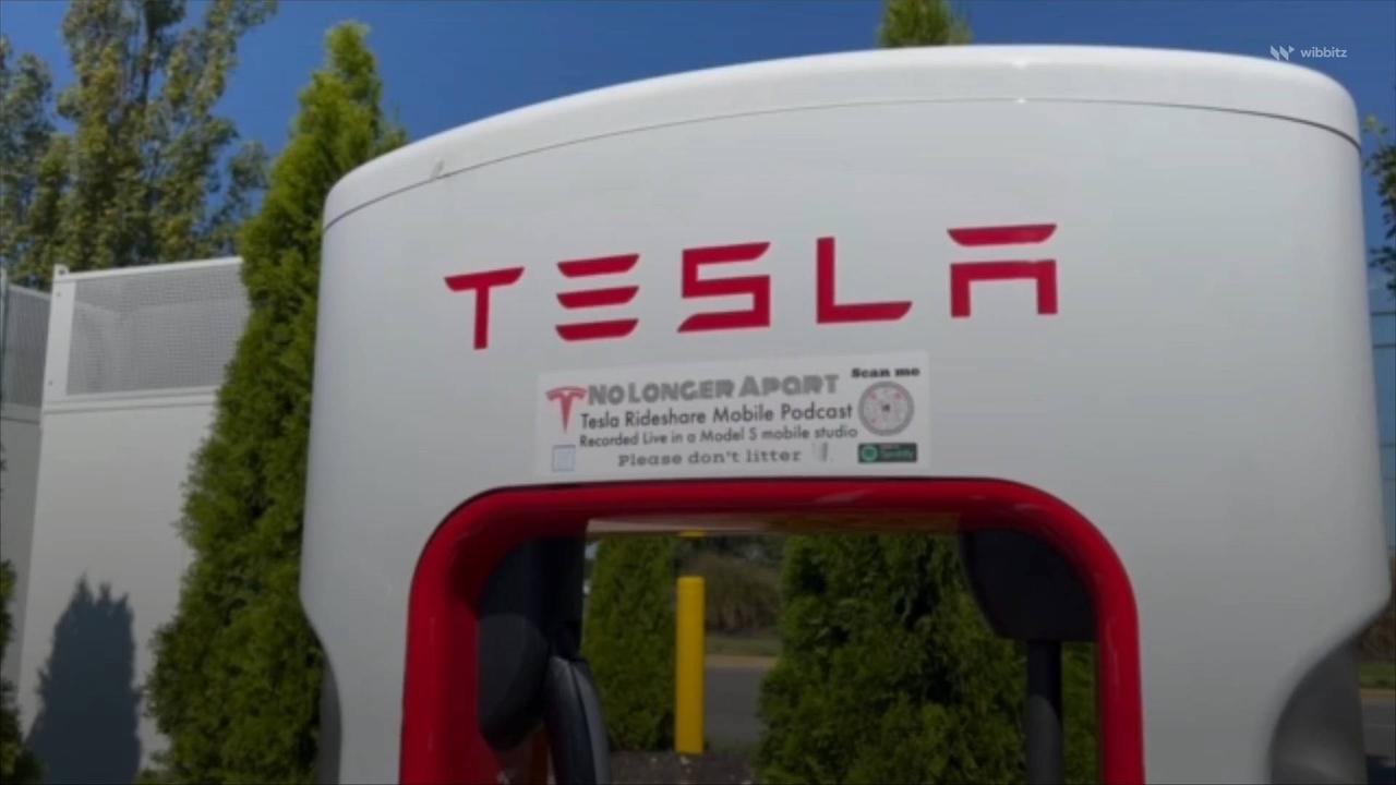 Tesla to Open Chargers to Public as White House Pushes for More EVs