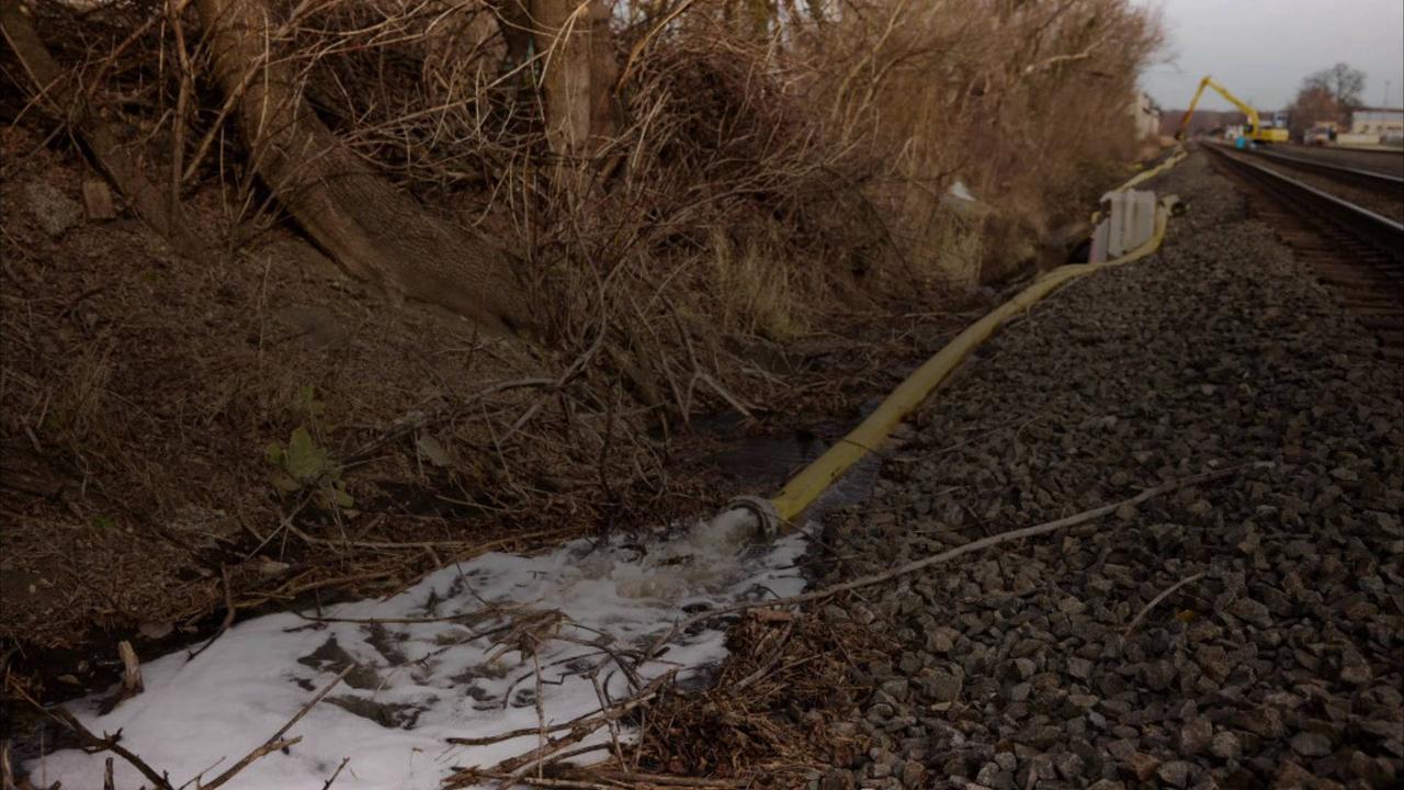 Experts Warn Toxic Chemicals Could Reach 100-Mile Radius of East Palestine Spill