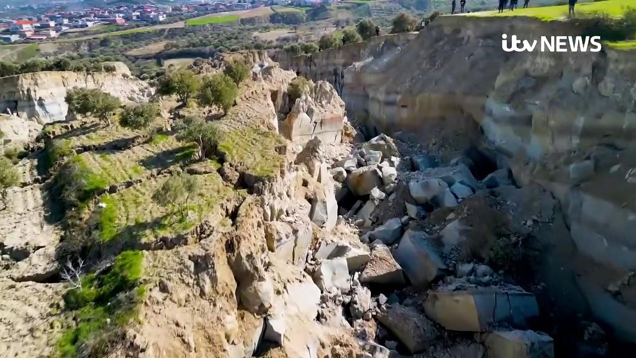 Force of quake causes huge tear in earth in Turkish village