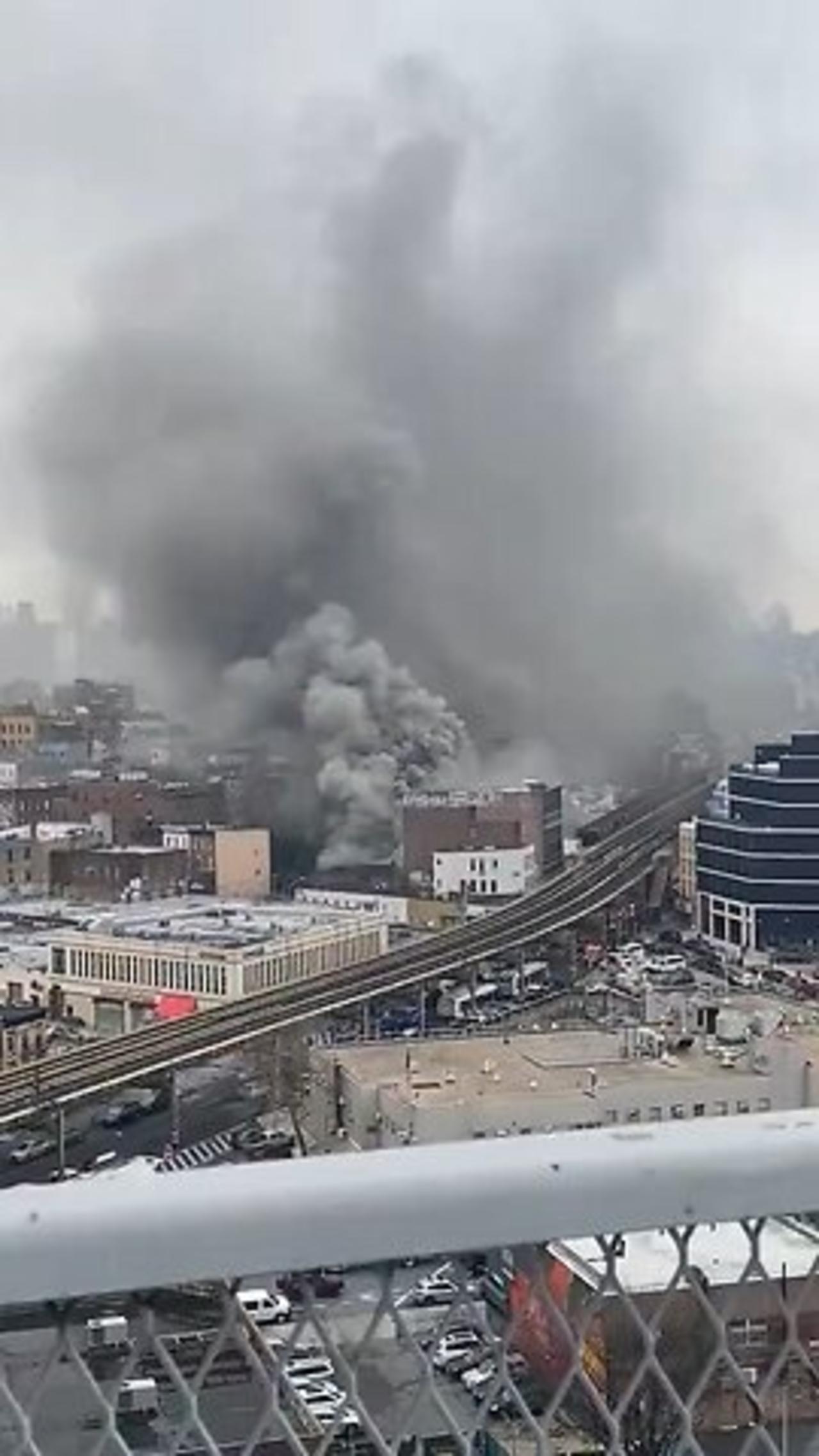 BREAKING: Massive smoke after fire reported at Lumber Storage in Williamsburg, Brooklyn