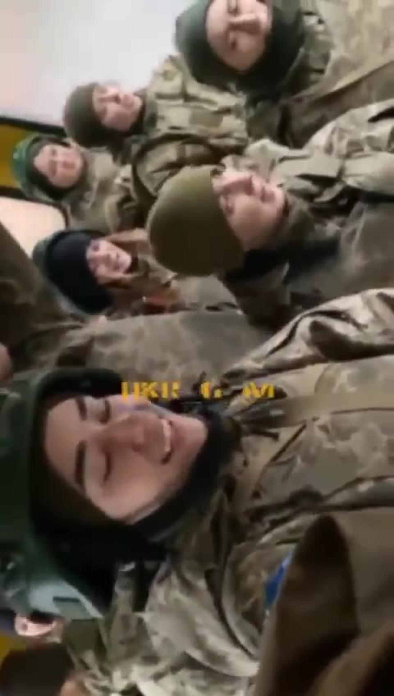 Ukrainegirl20: Her Journey Through War And Peace - jbicb66