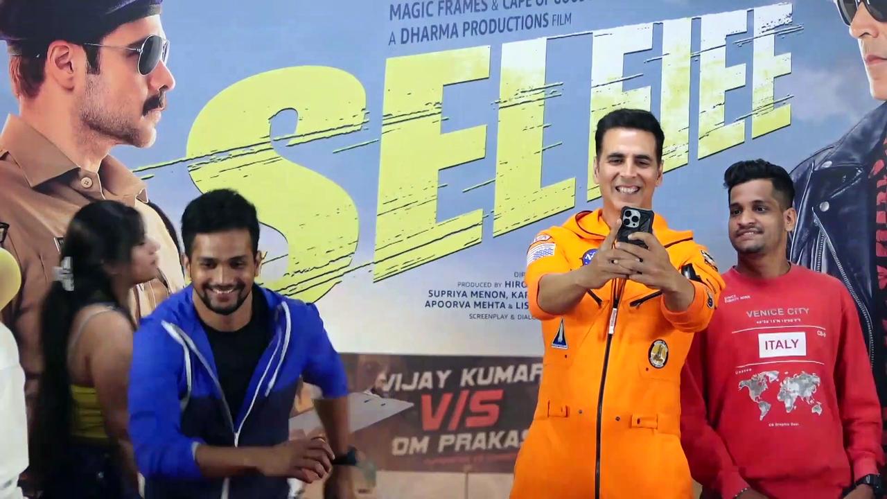 Akshay Kumar smashes world record