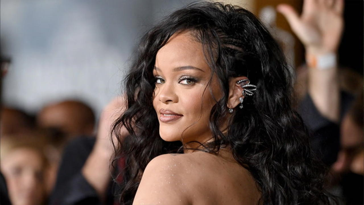 Oscars: Rihanna Will Perform on Telecast | THR News