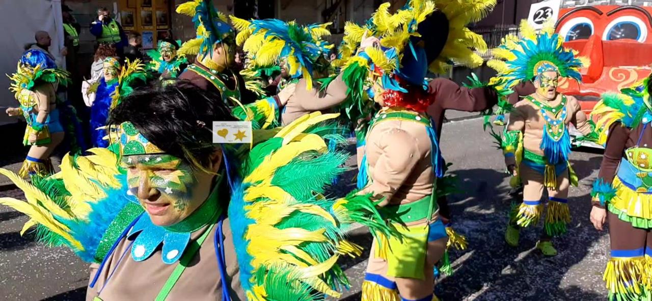Carnevale Bellinzona 2023 - Rabadan fa dagn e i Puian balan la samba