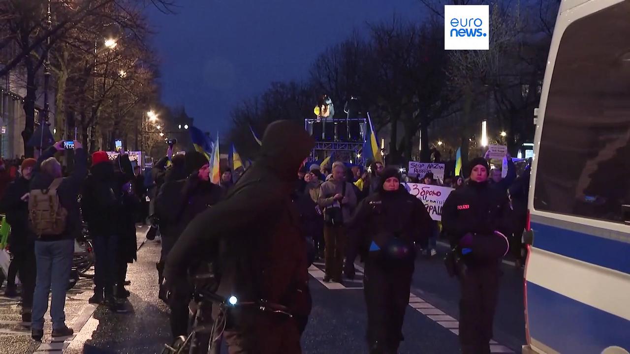 Thousands march in Berlin to support Ukraine on one year anniversary of Russia's invasion