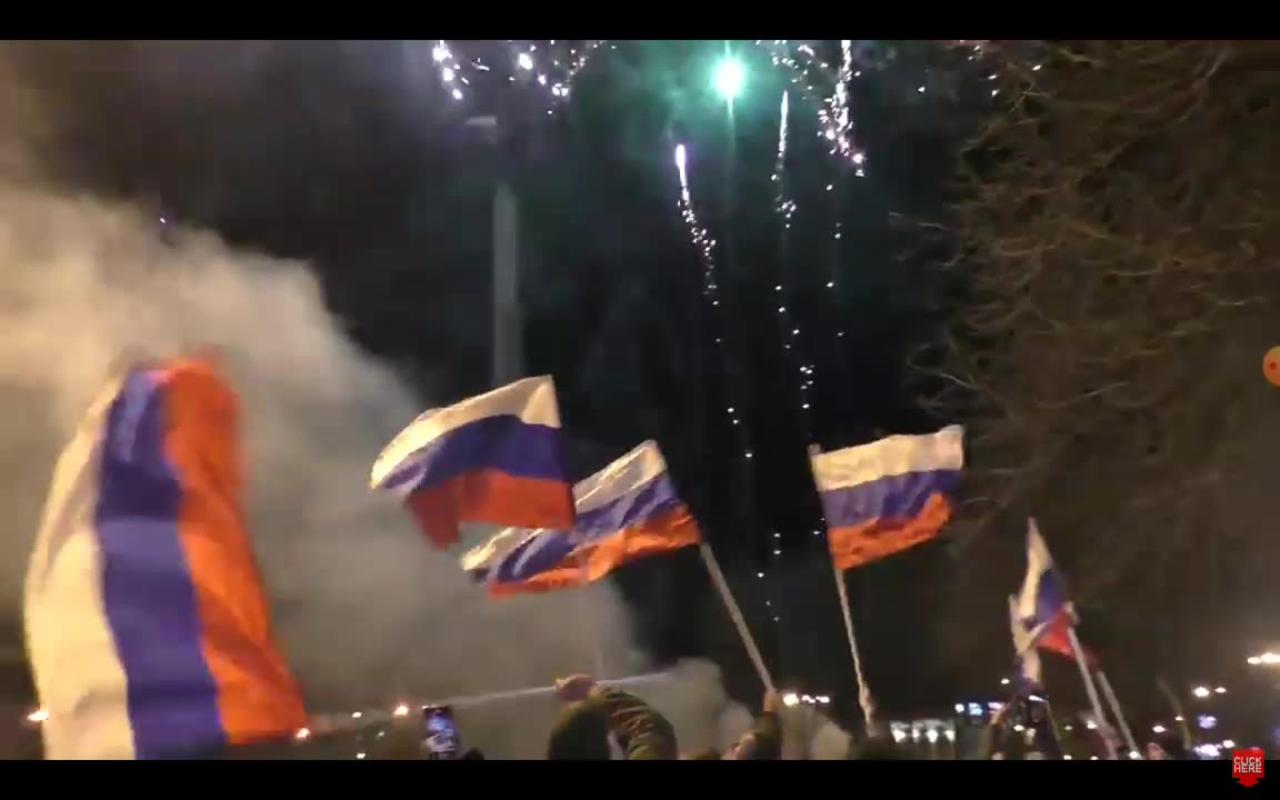 Ukraine war - Donetsk population celebrate recognition of the Donetsk People Republic