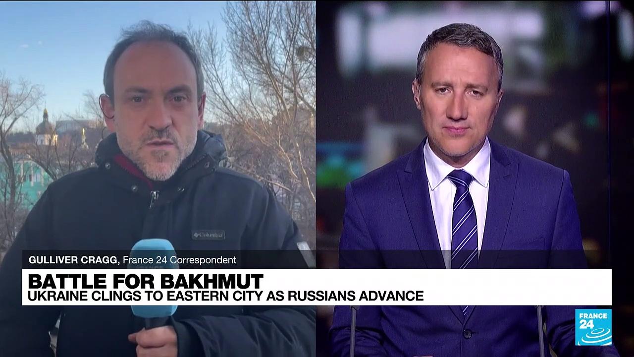 Ukraine clings to Bakhmut as Russians advance