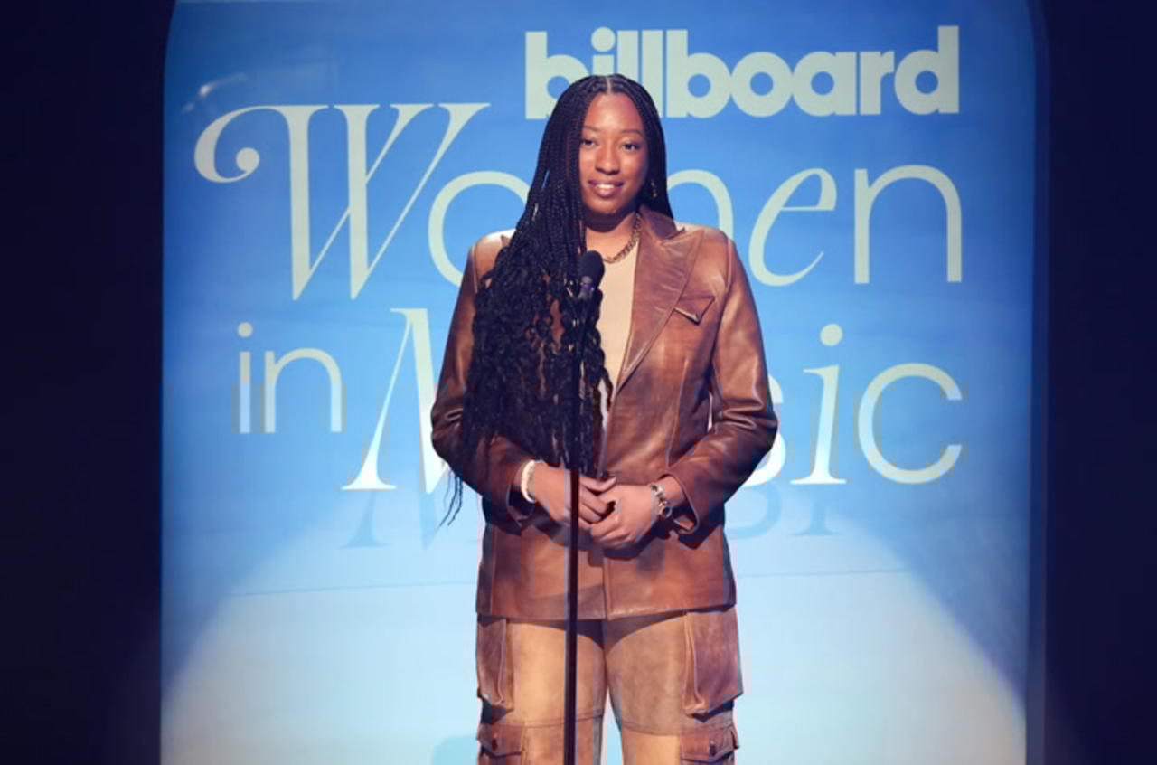 Wondagurl Presents Rosalía With The Producer Of The Year | Billboard Women in Music 2023