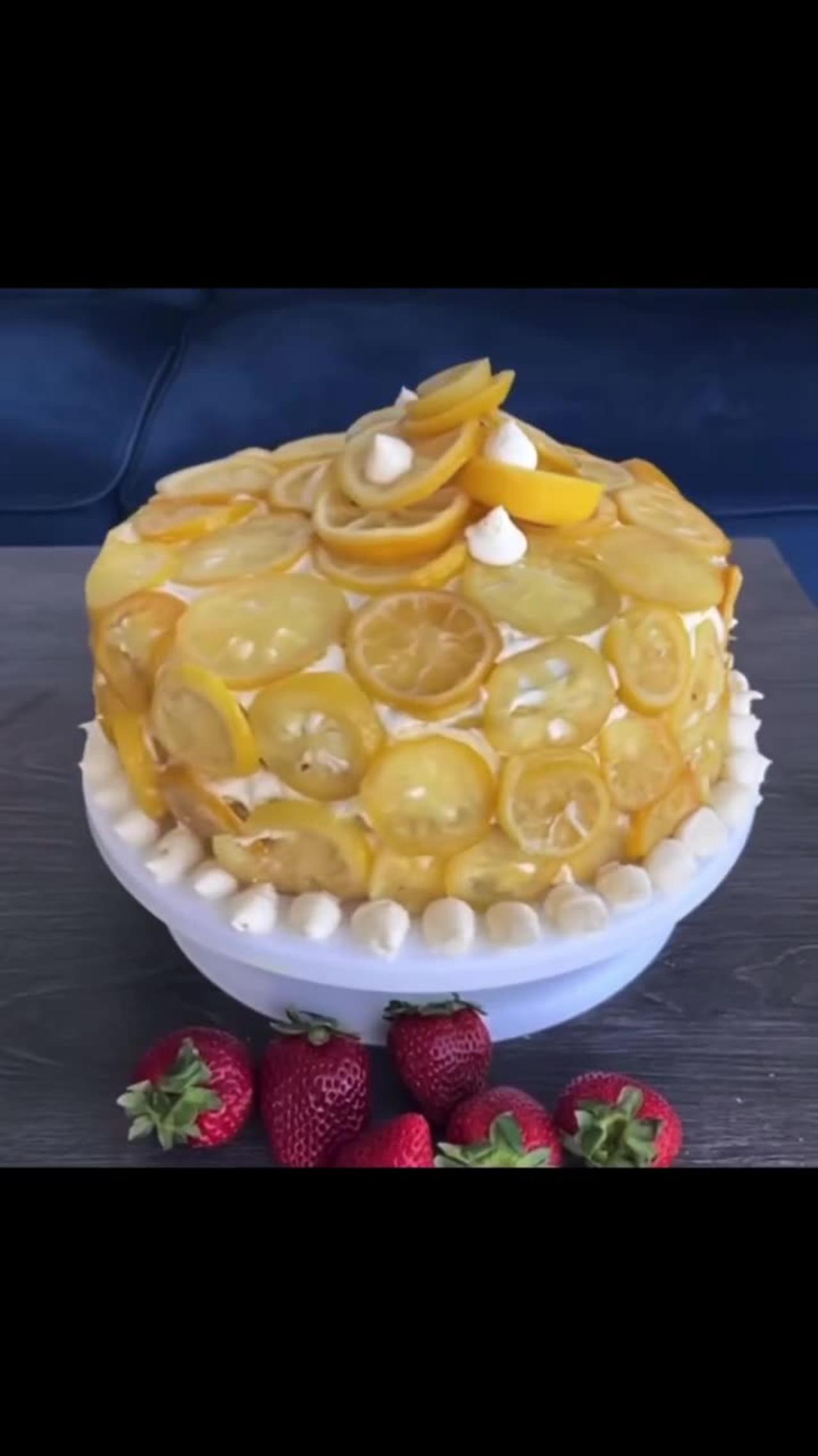 Lemon vanilla cake