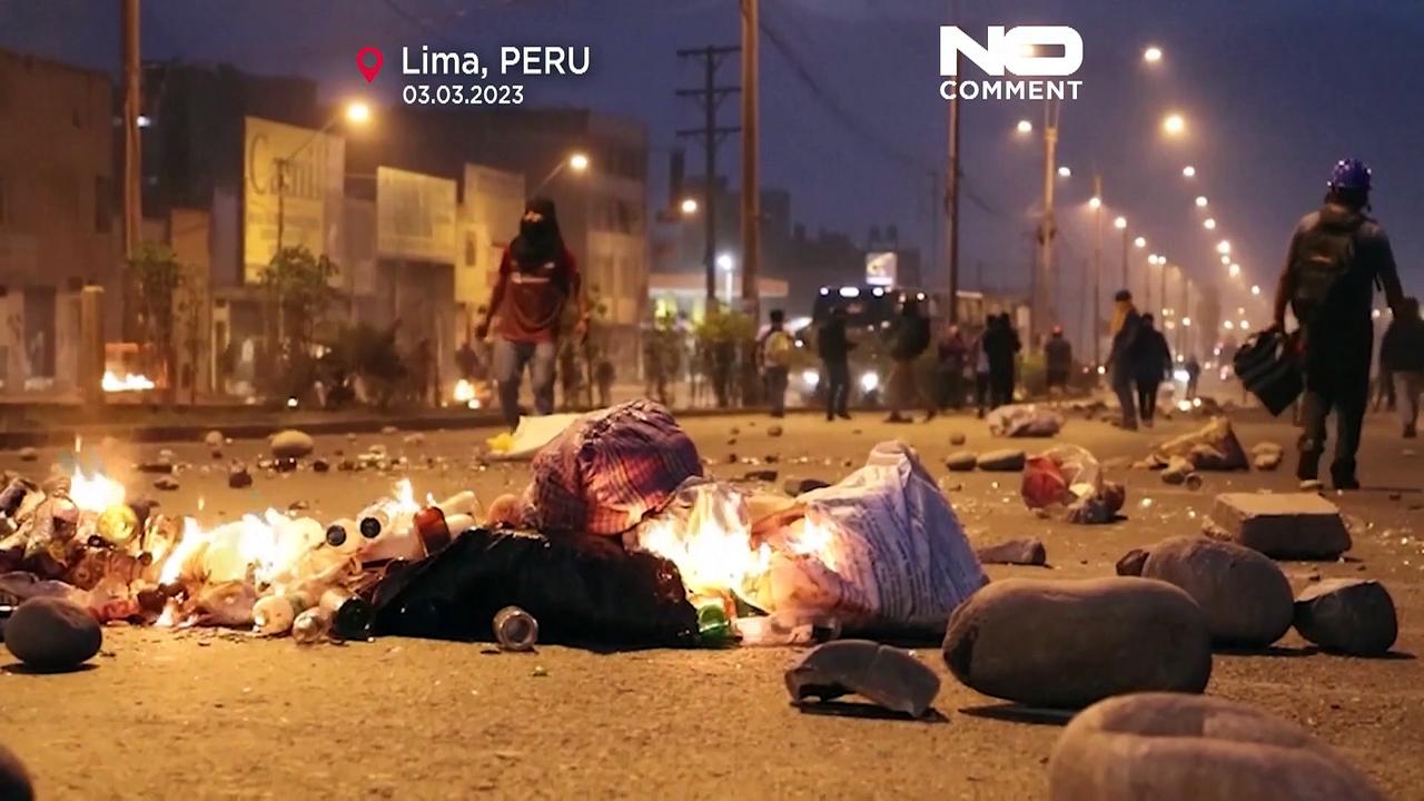 Watch: Hundreds of Peruvian anti-government protesters block major highway in Lima