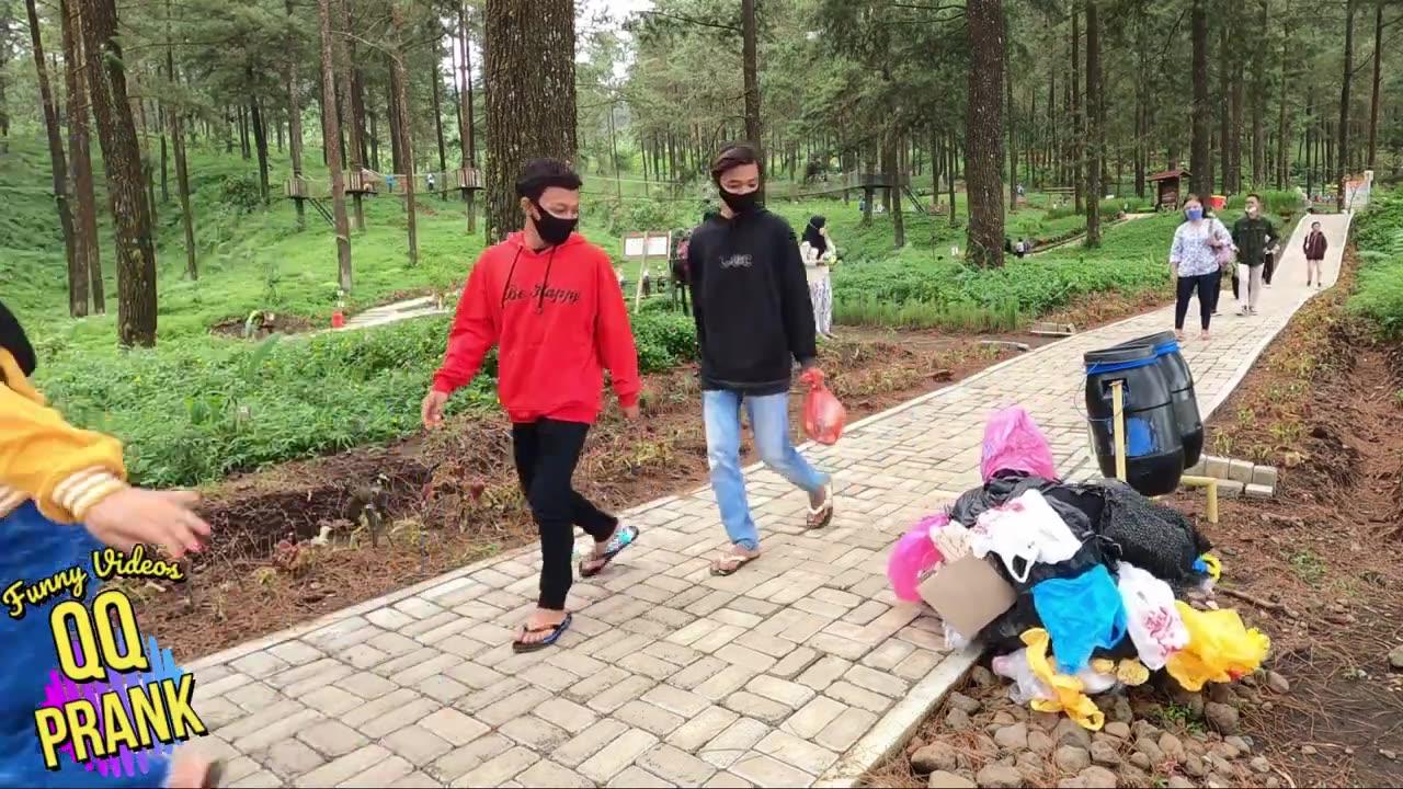 Scare Prank Very Funny Garbage Man Prank One News Page VIDEO