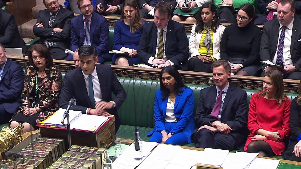PM and Starmer exchange blows over Migration Bill