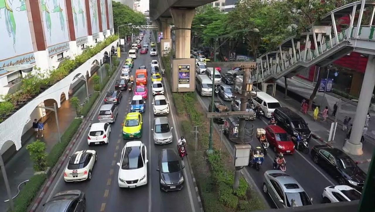 Health warnings as Bangkok chokes on pollution