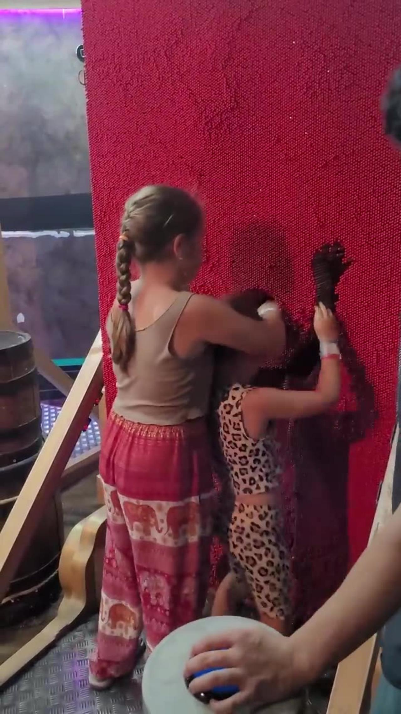 Older Sister Pushes Little Sister Little Bit - One News Page VIDEO