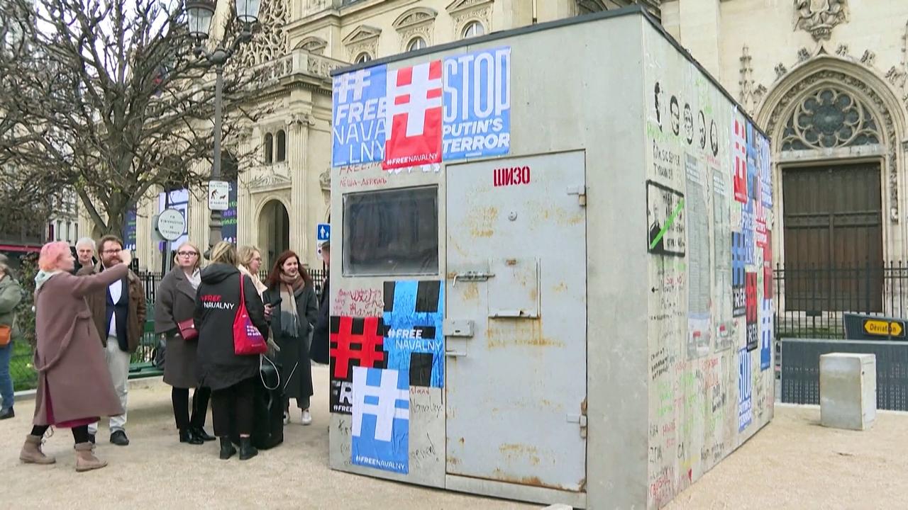 WATCH: Alexey Navalny protest art installation set up in Paris