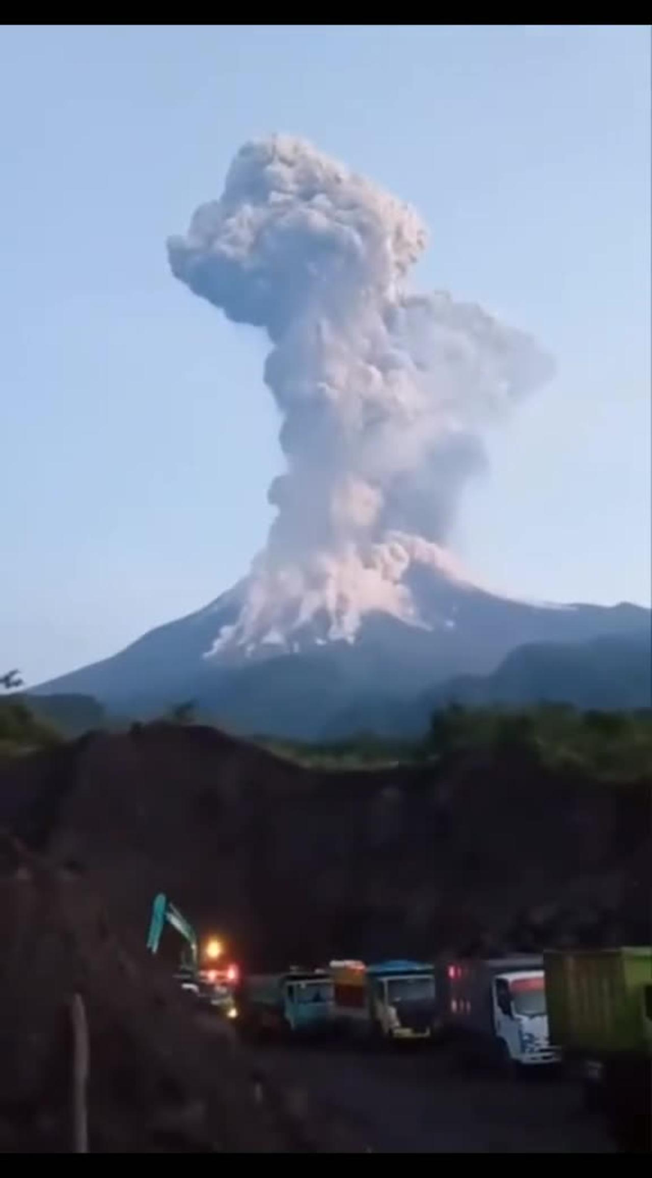 Erupsi merapi vulcano