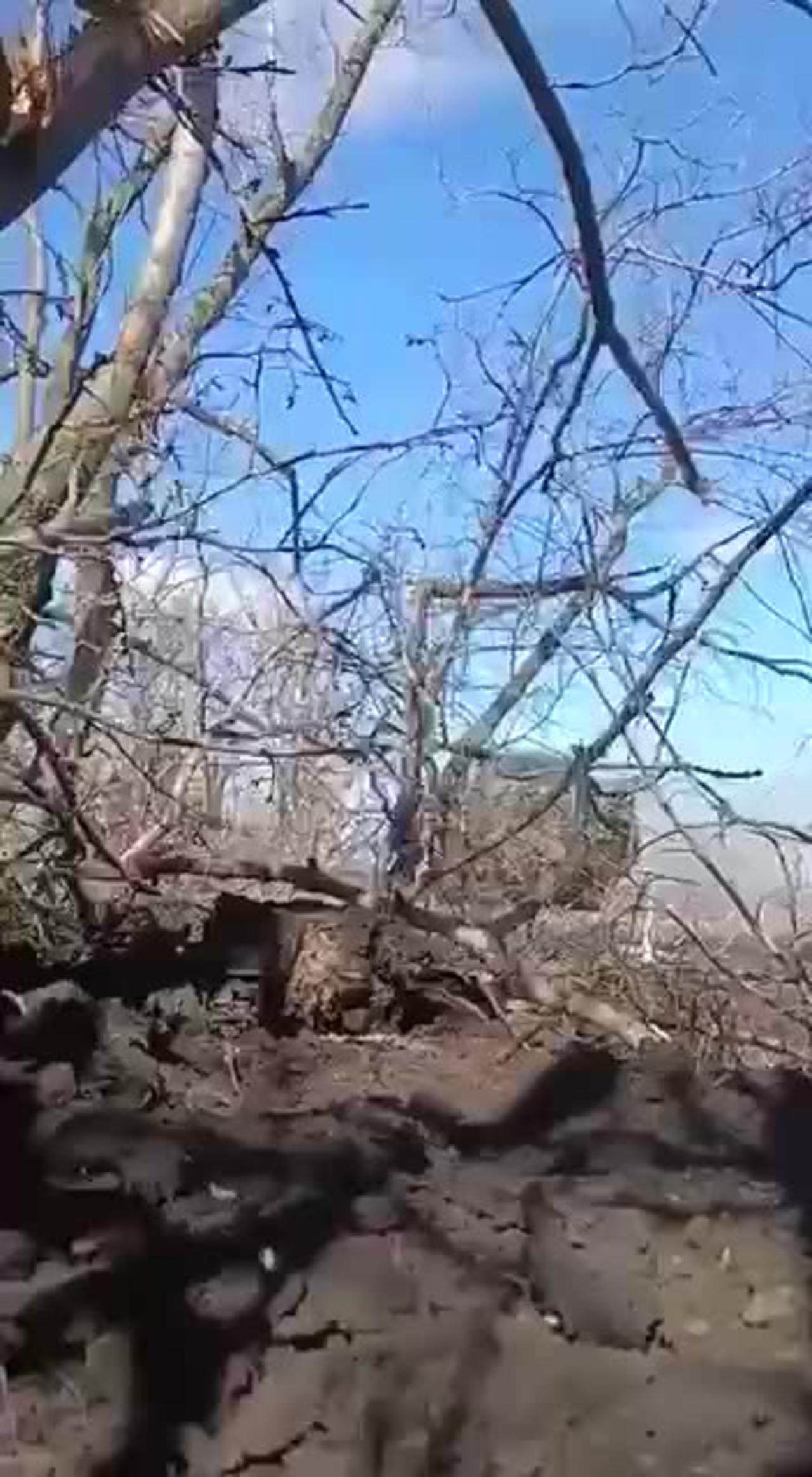 BTR-4 gets hit by AT rocket - One News Page VIDEO