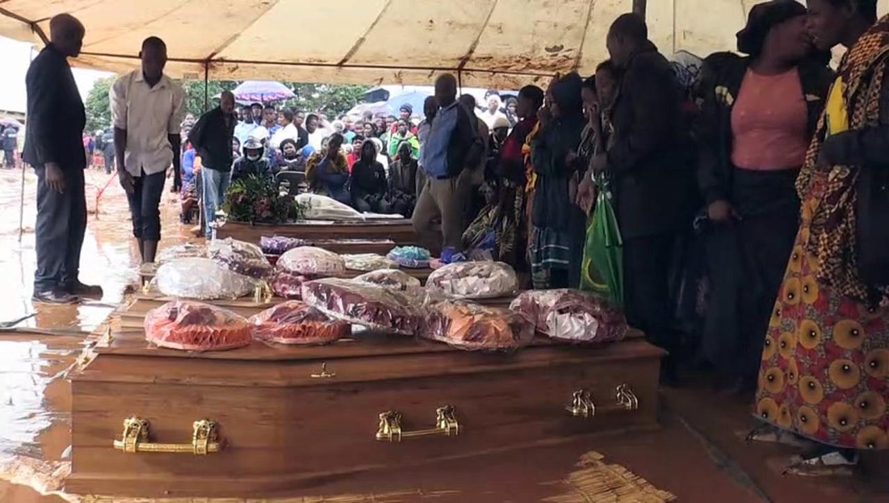 Mass funeral held in Malawi after deadly cyclone