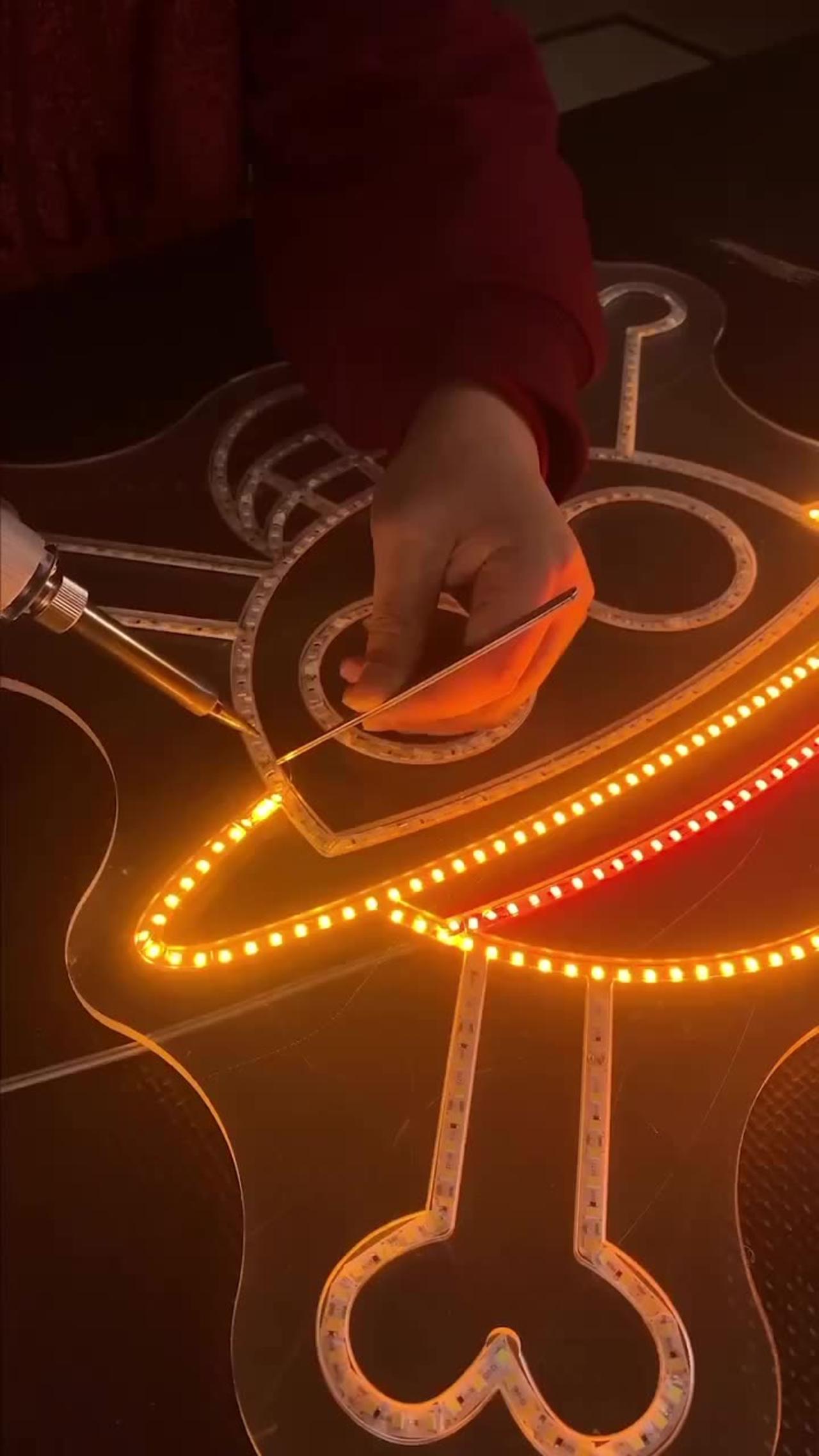 How to create lighting artwork One News Page VIDEO