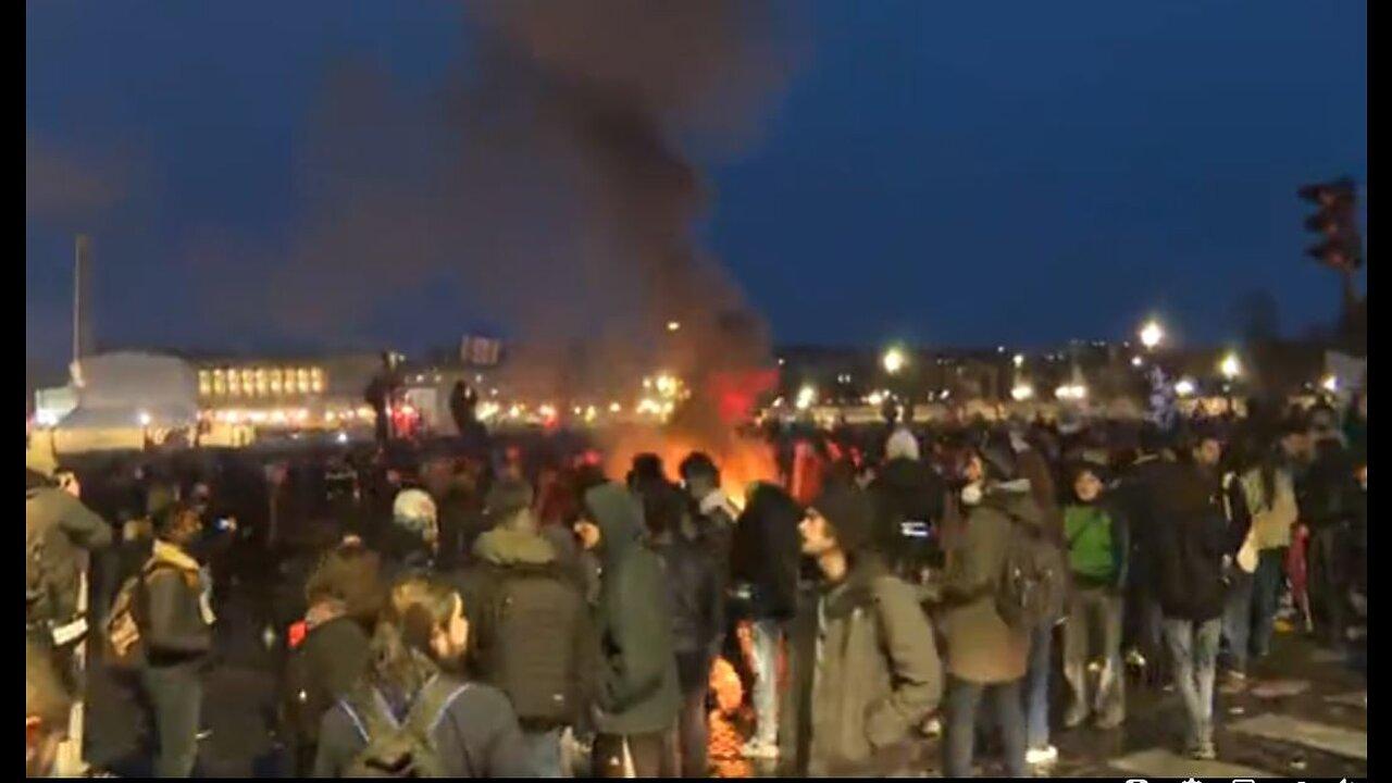 French Revolution! Paris Riots Over Macron's Pension Law Change