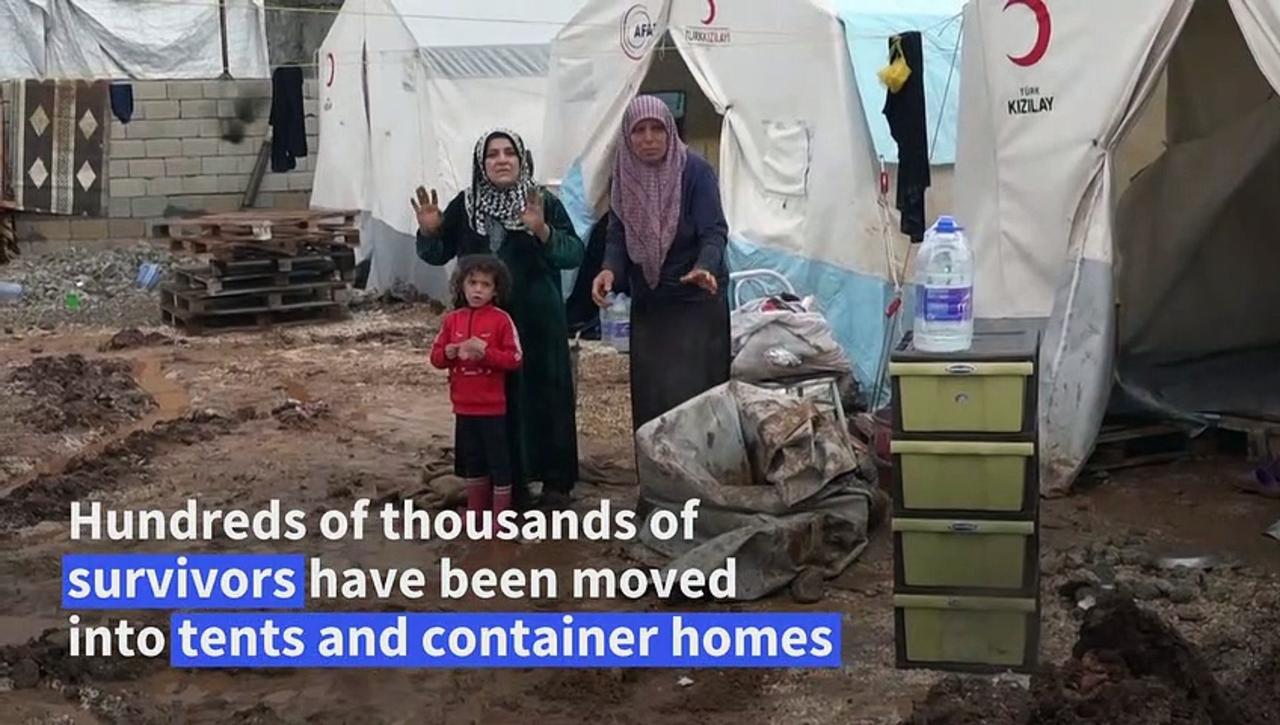 Turkey: displaced quake survivors struggle with flash floods