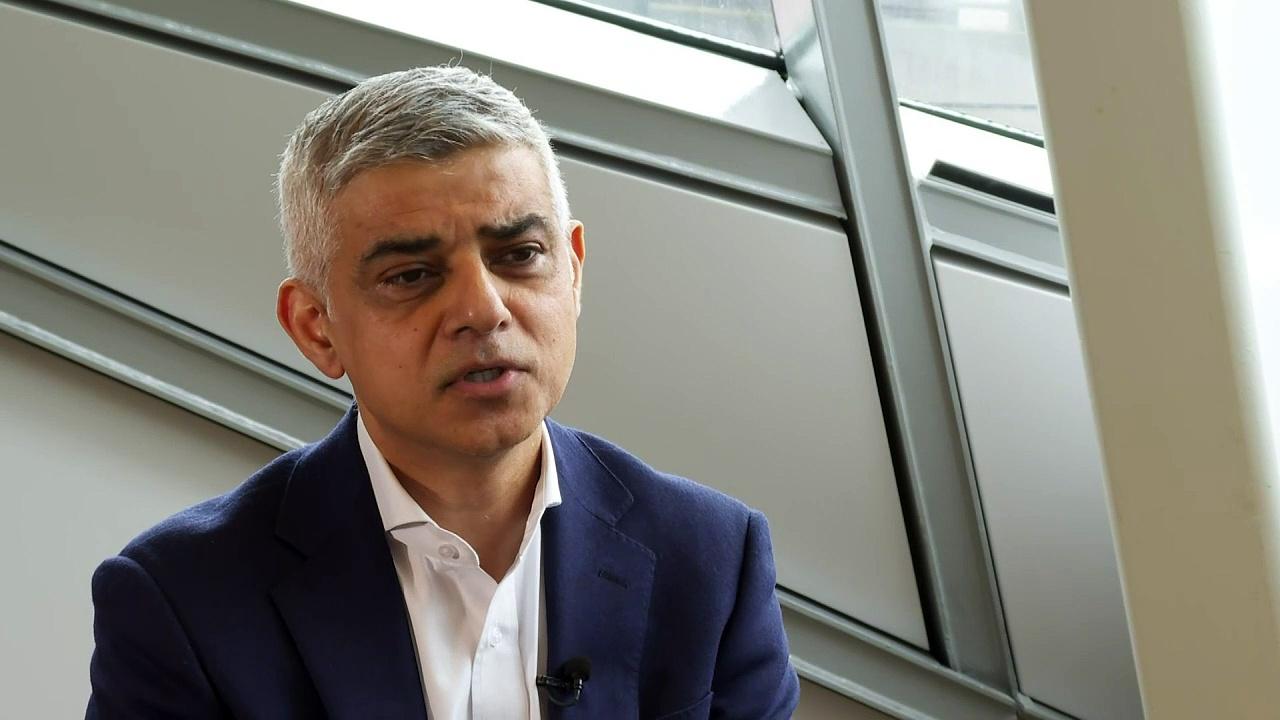 London Mayor criticises Met Police on one of its 'darkest da