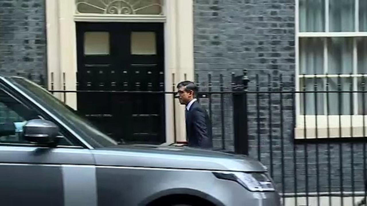 Rishi Sunak departs Number 10 and heads to PMQs