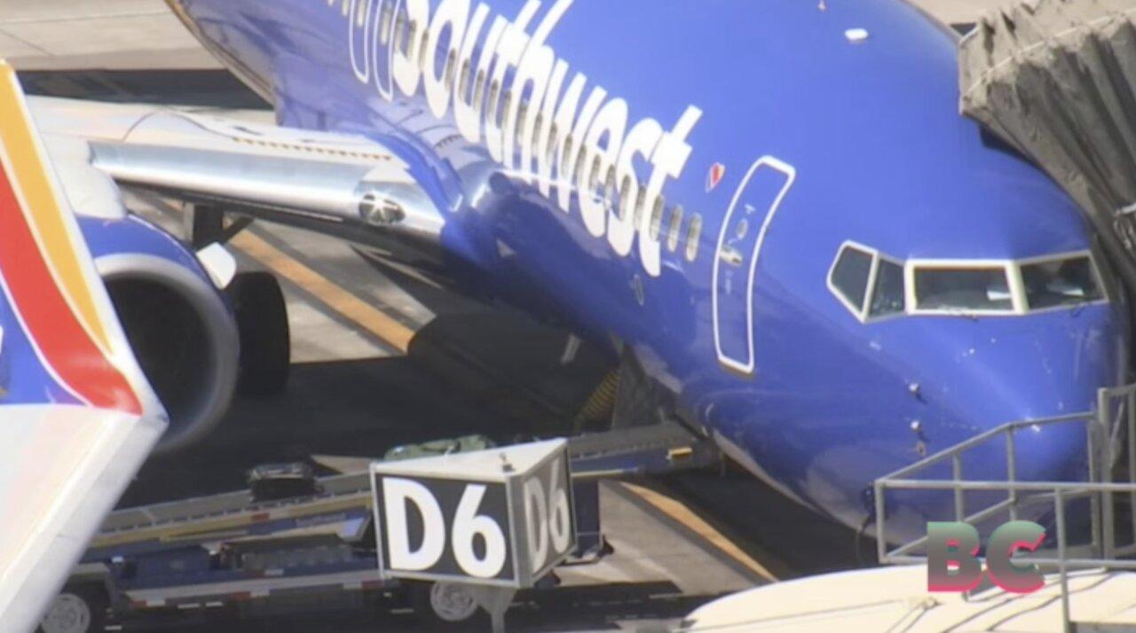 Southwest pilot suffers medical emergency on flight, off-duty pilot helps land plane